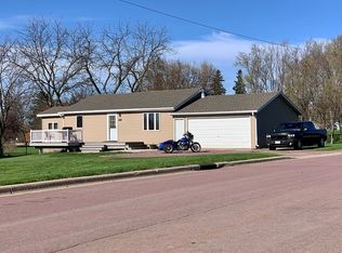 1008 Midway Rd, Mountain Lake, MN 56159