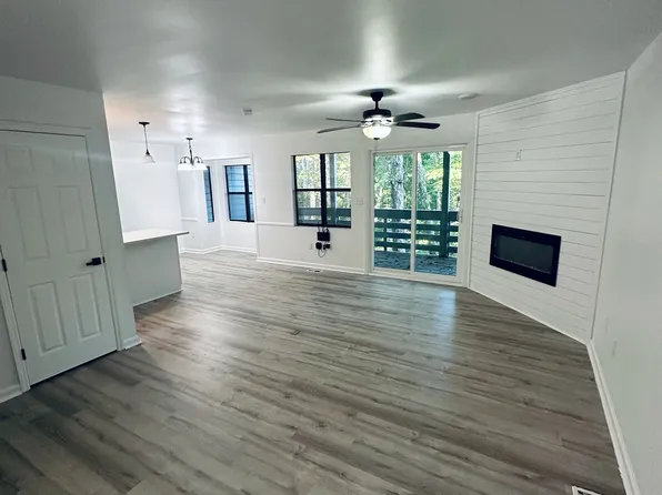 1 Villa Dr #1C, Westminster, SC 29693