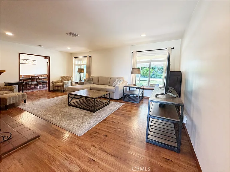 416 Drake Rd — Photo 22