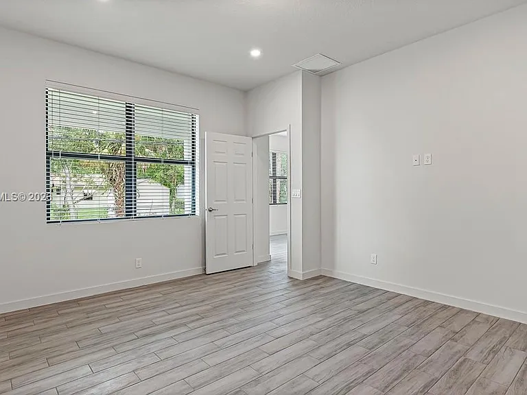 7704 Pacific Ave — Photo 23