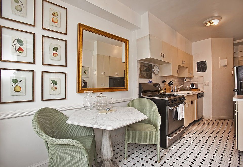 1st image of 136 Waverly Pl APT 3C