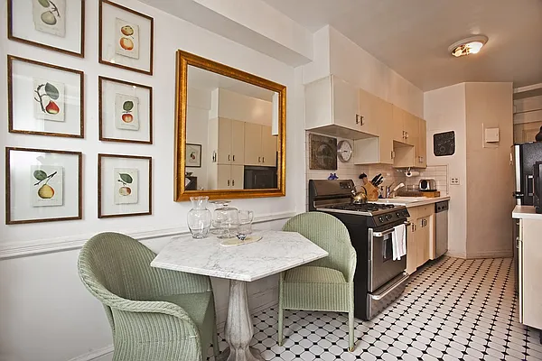 Sold by Yael Dunsky Real Estate | media 14