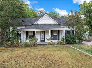 909 S Main St, West, TX 76691