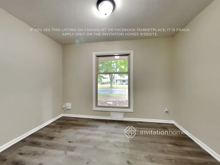 10273 Orleans Ln N — Photo 8