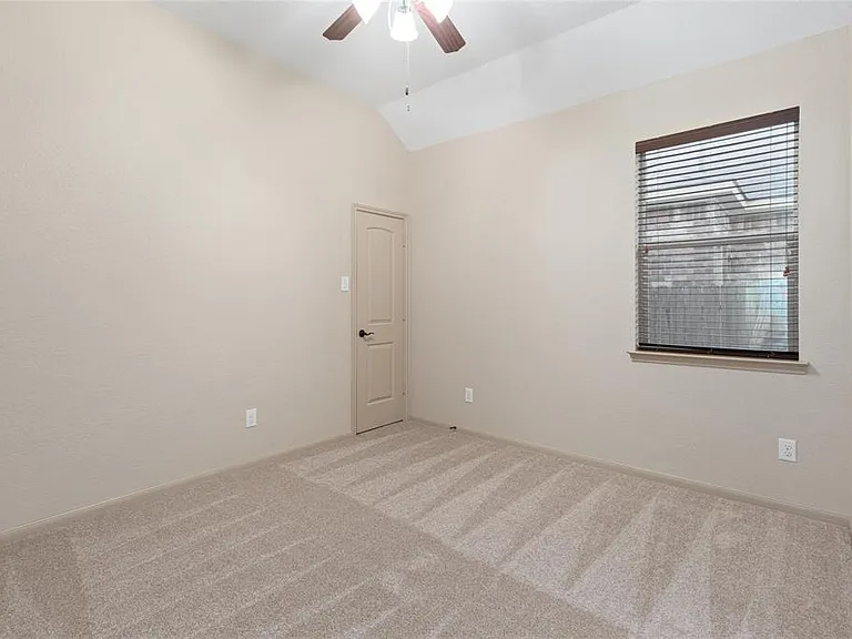2886 Aurelia Ln — Photo 27
