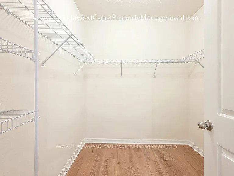 2836 Greenleaf Ter — Photo 22