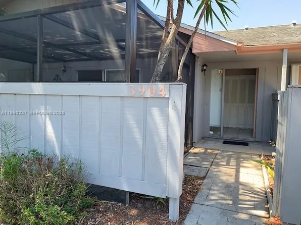 3904 NW Cinnamon Tree Cir, Jensen Beach, FL 34957