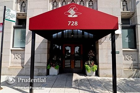 1st image of 728 W Jackson Blvd #A28