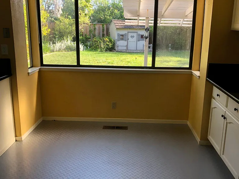 breakfast nook area