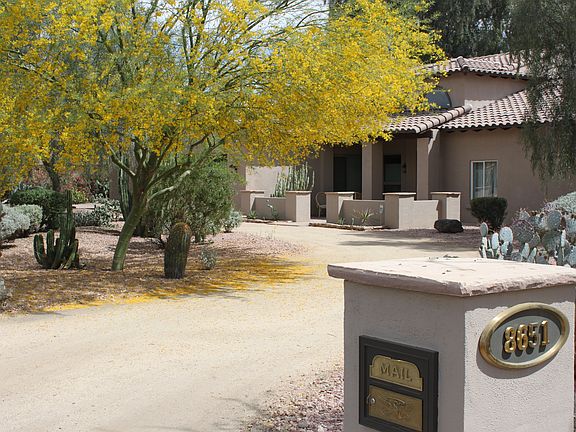 Large circular gravel drive