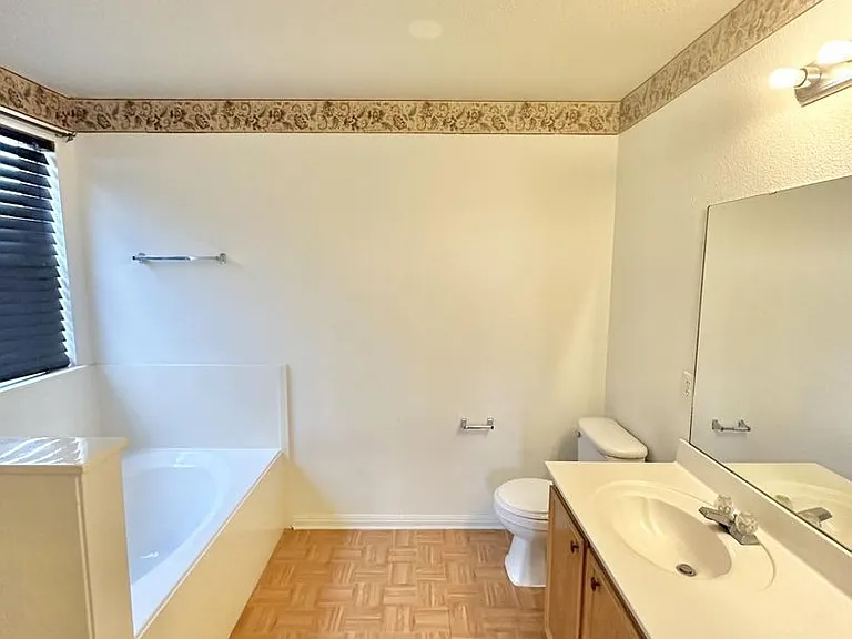 4201 Thunder Creek Dr — Photo 13
