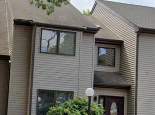 15 Belaire Ct, Old Bridge, NJ 08857