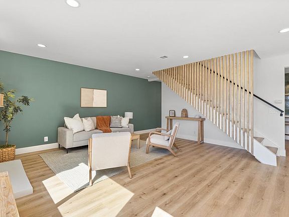 2nd image of 267 Countryhaven Rd