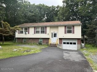 220 Lake Dr, Dingmans Ferry, PA 18328