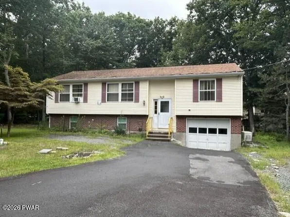 220 Lake Dr, Dingmans Ferry, PA 18328