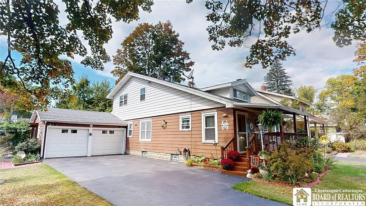 8 Southland Ave photo 1
