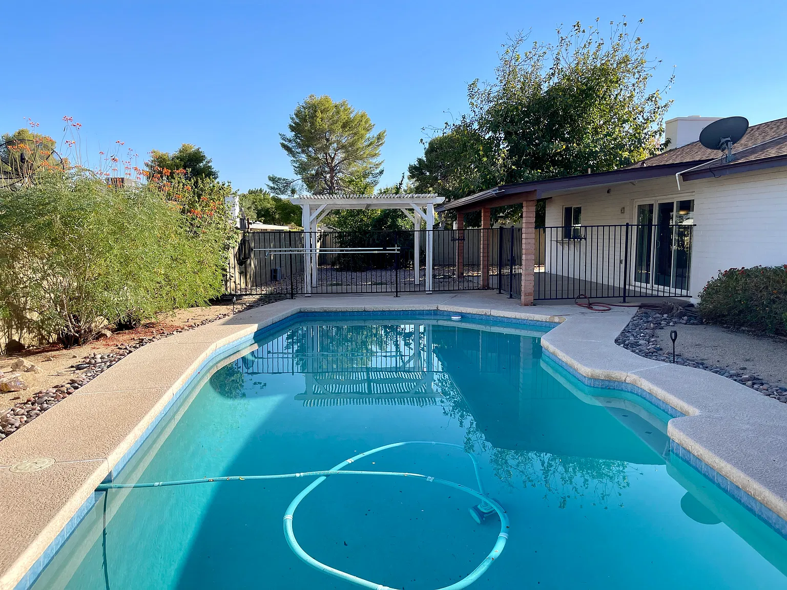 3 bed, 1620 sqft, $2,650 — Photo 2