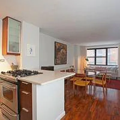 Rented by Metropolitan Property Group | media 13