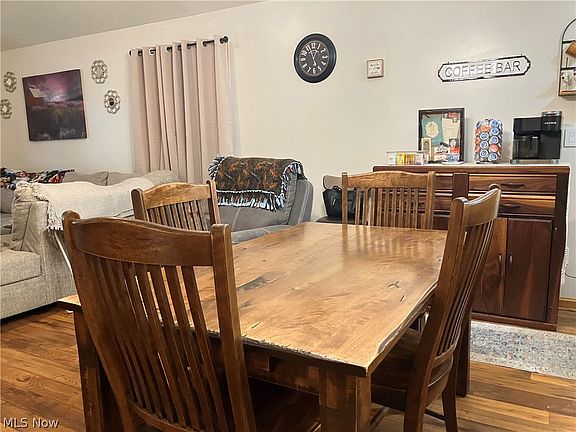 3rd image of 270 Laird Ave NE