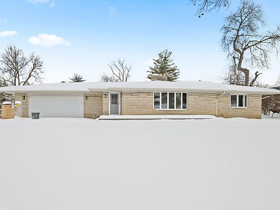 2nd image of 350 Woodhill Dr