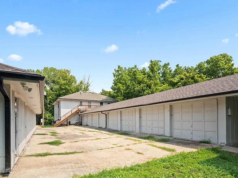 501 Vilas St #F — Photo 7