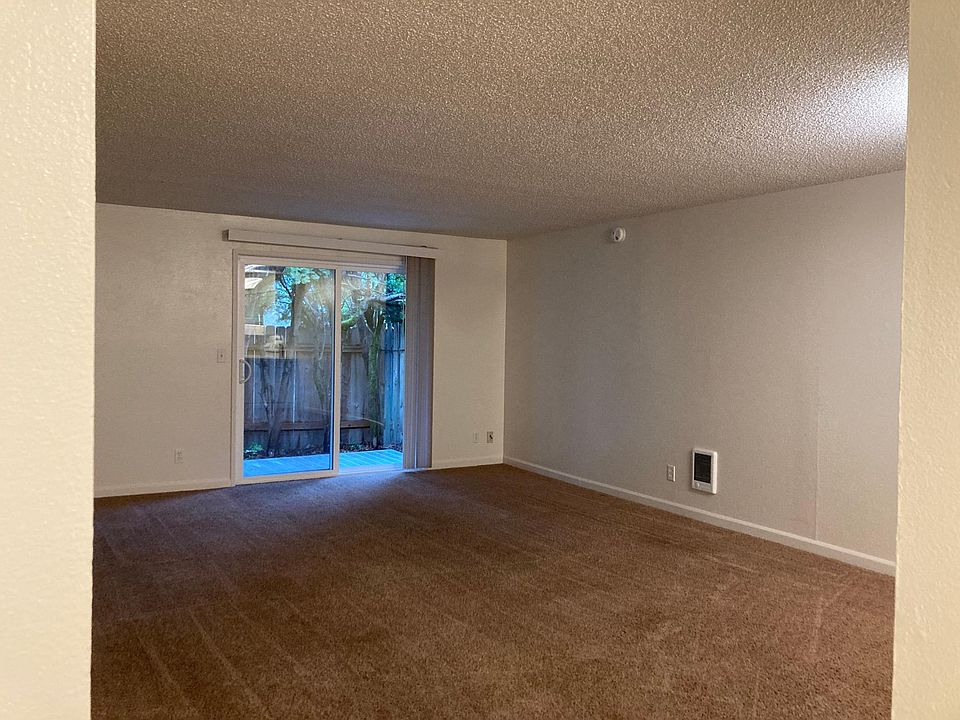 2nd image of 29815 SW Montebello Dr