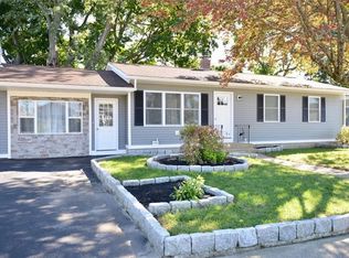 88 Coventry Dr, Coventry, RI 02816