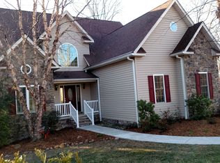 80 Cobblestone Dr, Blue Ridge, VA 24064