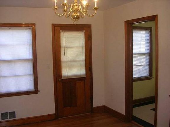 3rd image of 720 Summerdean Ave