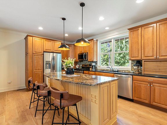 4th image of 13433 Hidden Valley Rd