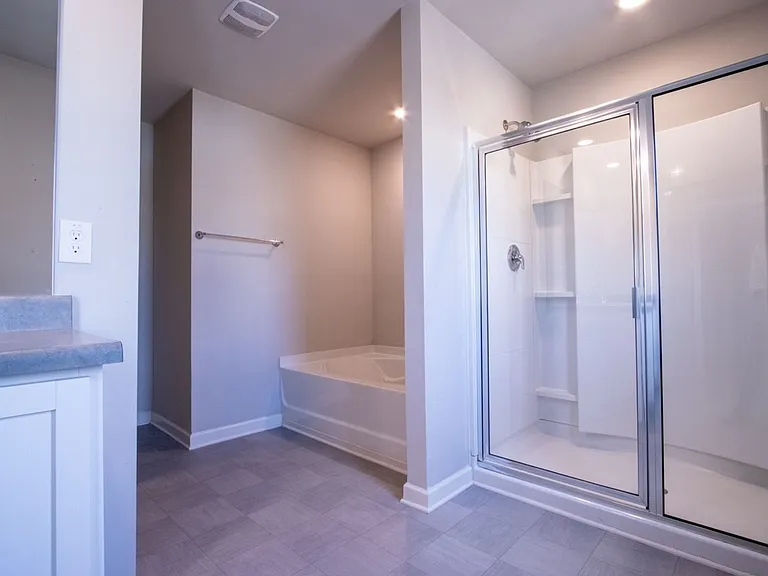 325 Park West Blvd — Photo 28