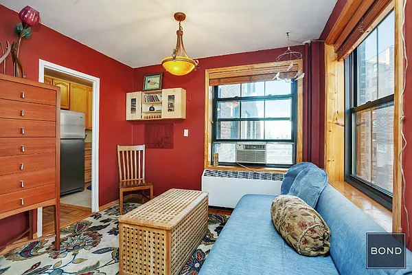 Sold by Bond New York | media 8