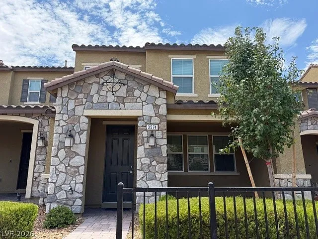 3 bed, 2.5 bath, 1809 sqft, $2,125 — Photo 1