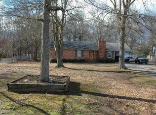 106 Pickens Ct, Cowpens, SC 29330
