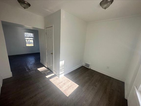 5th image of 526 Ardella Ave