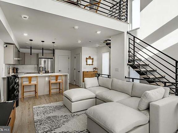 5th image of 2609 E Boston Ave #2