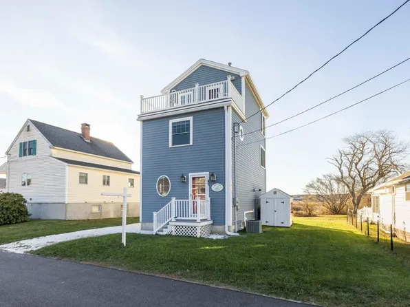 42 Ox Cart Lane, Wells, ME 04090