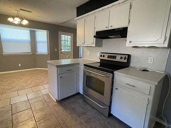 5th image of 673 E 133rd Pl