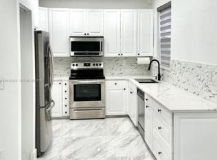 721 NW 170th Ter, Pembroke Pines, FL 33028