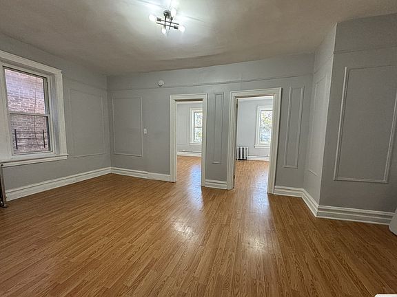 4th image of 236 Lexington Ave #4