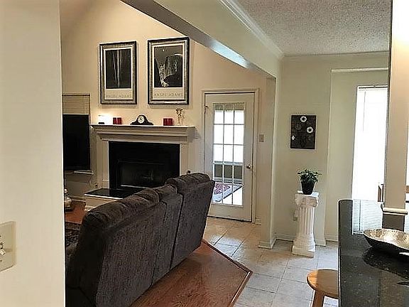 5th image of 656 White Oak Dr