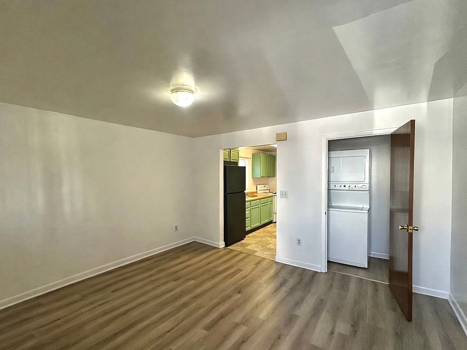 2nd image of 1947 North St #1