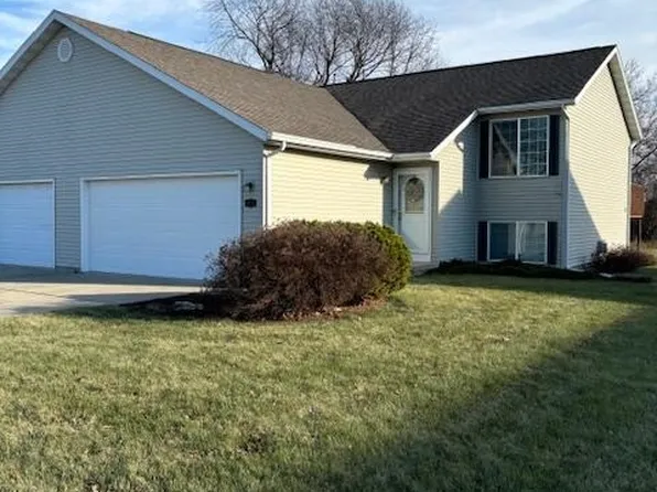 4532 Woodgate Dr, Janesville, WI 53546