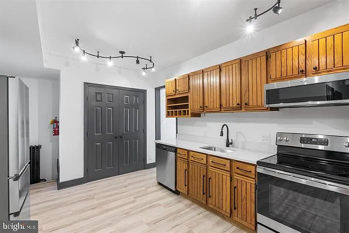 819 S 2nd St #1 — Photo 8