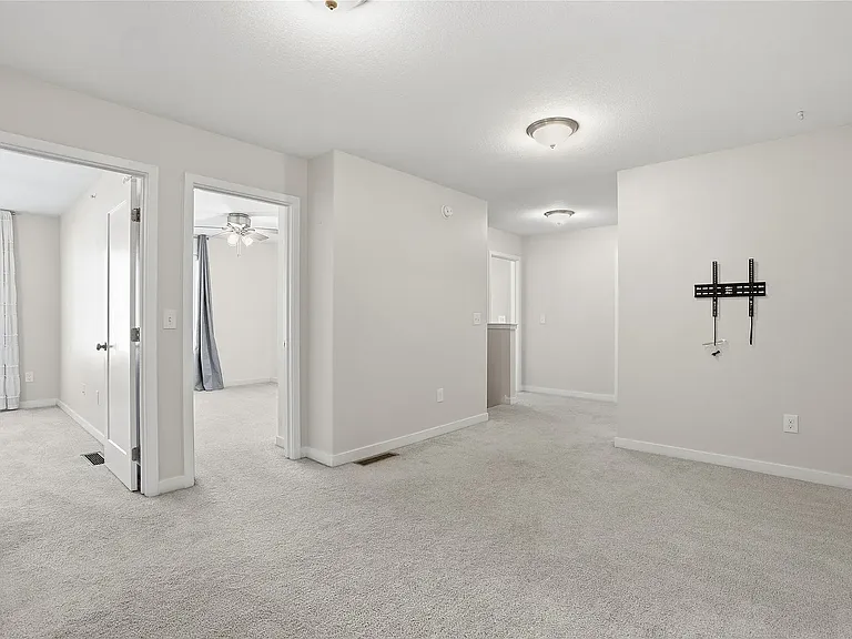 329 NE Otter Dr — Photo 20