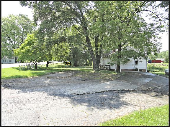 4th image of 514 Academy Ave