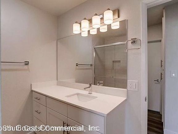 5th image of 3958 Riviera Dr #G