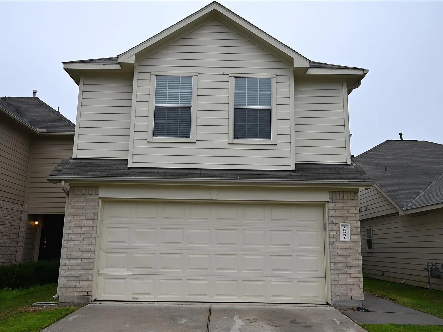3 bed, 2.5 bath, 2050 sqft, $1,825 — Photo 2
