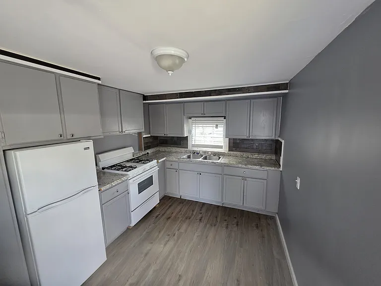 374 Pearl Rd #2 — Photo 3
