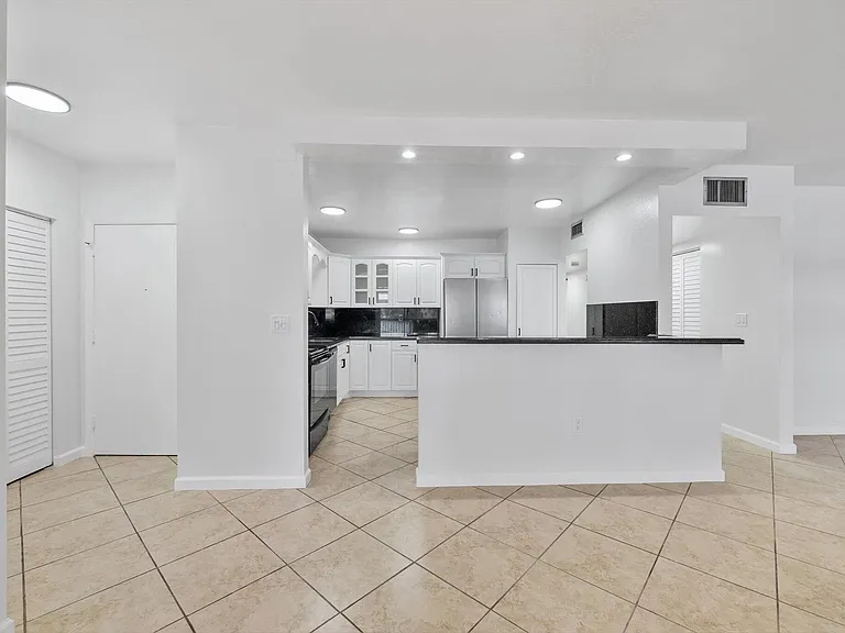740 NE 199th St #205G — Photo 3